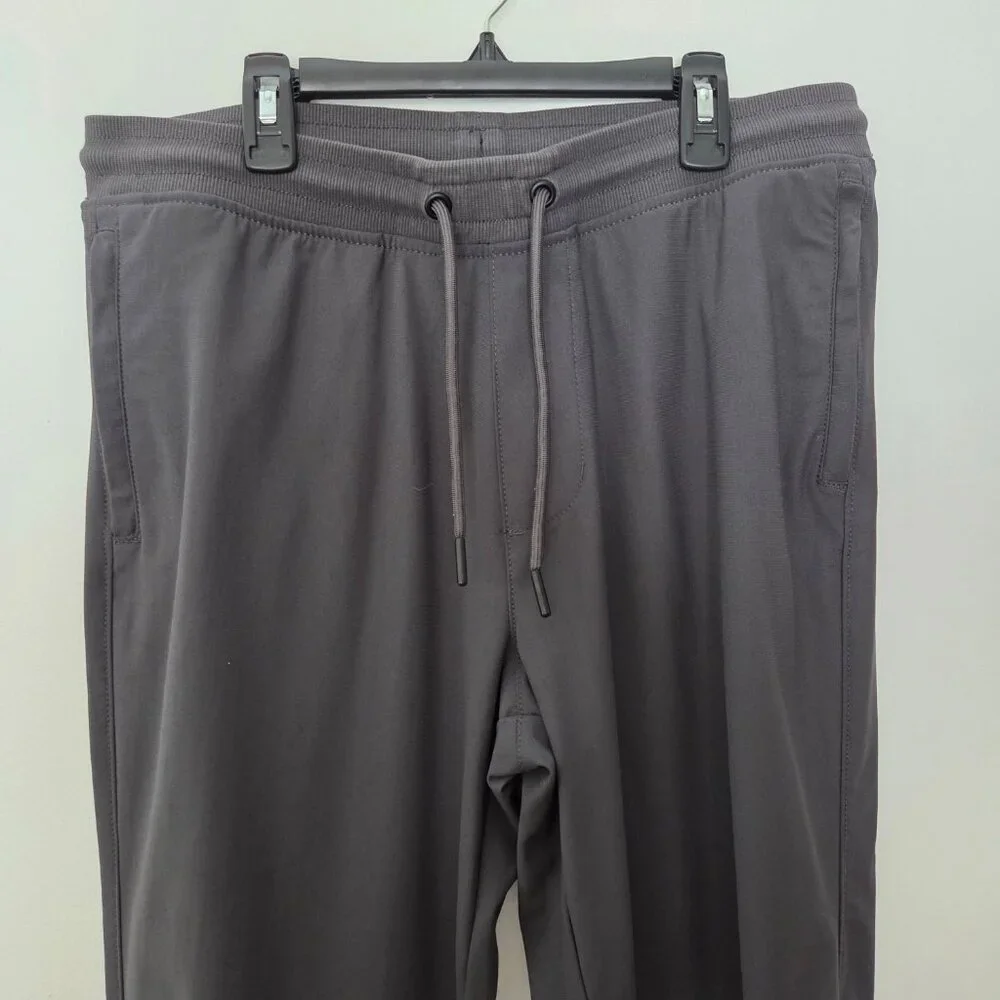 CALVIN KLEIN Men's Lightweight Tapered Drawstring Joggers Gray Size M